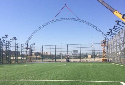 Olimpik Stadionu ərazisində mini futbol meydançasının uzərinin bağlanması