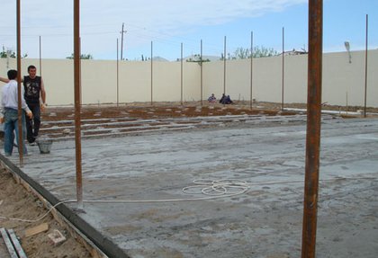 Construction of tennis courts in Novhanah